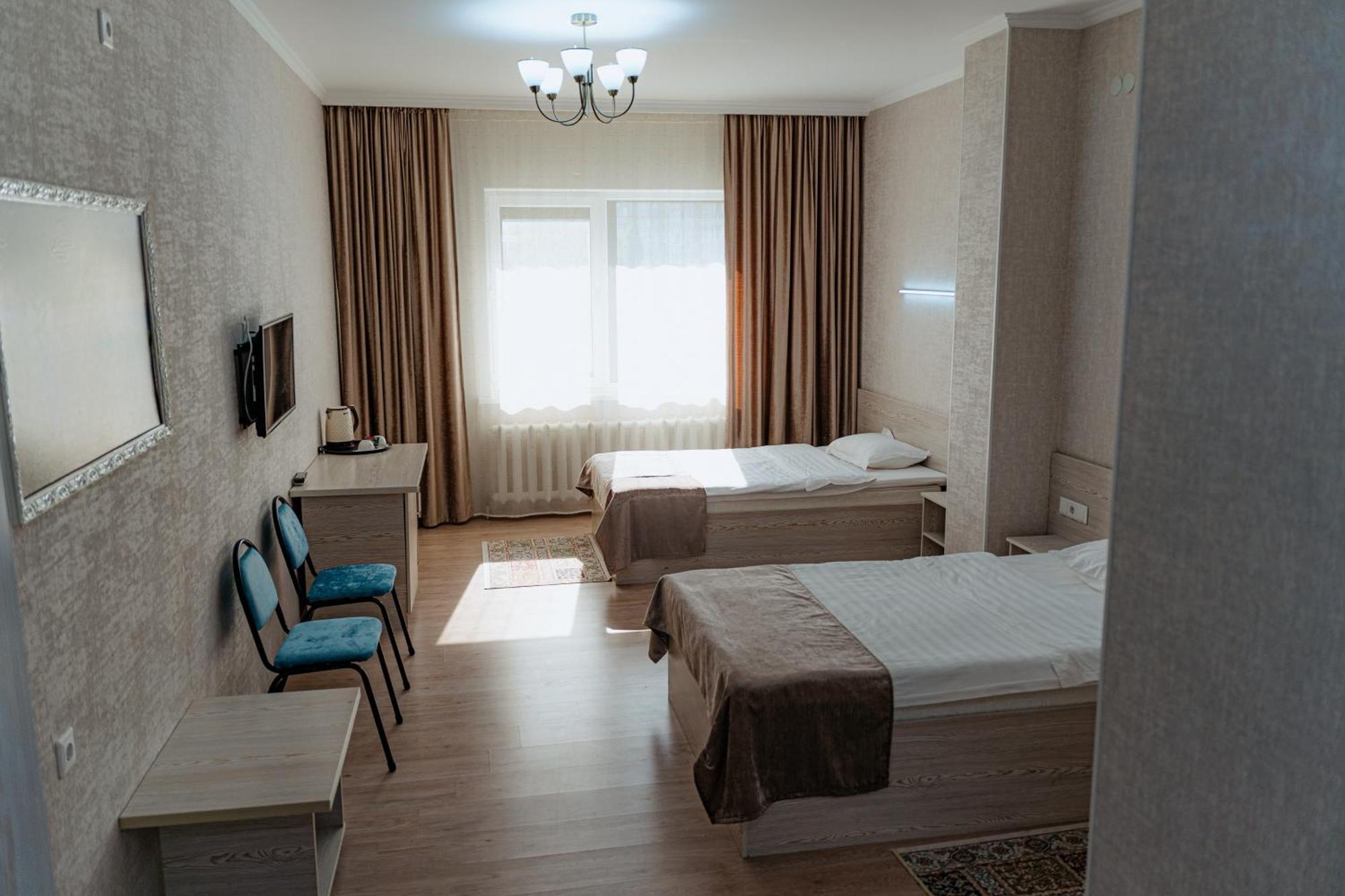 Union Plaza Hotel Astana Luaran gambar