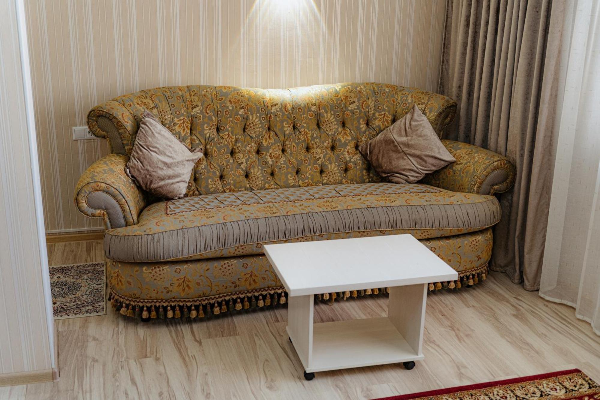 Union Plaza Hotel Astana Luaran gambar