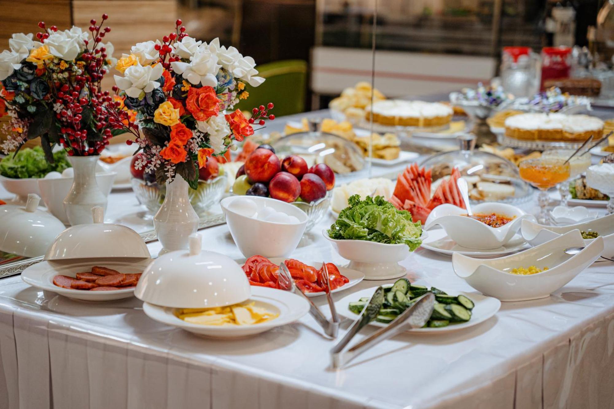 Union Plaza Hotel Astana Luaran gambar