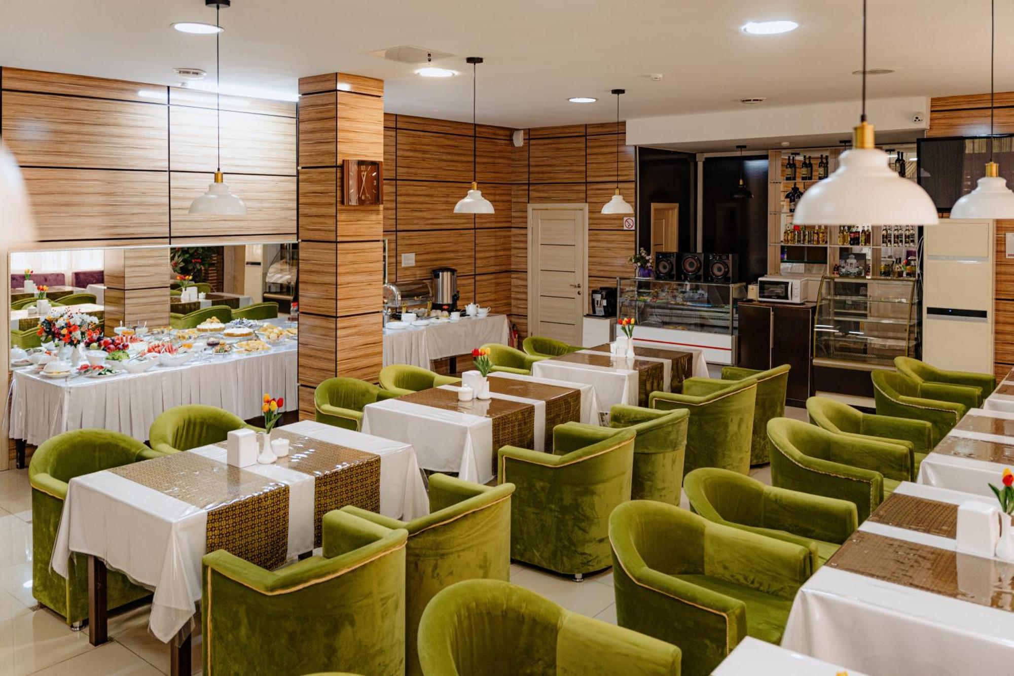 Union Plaza Hotel Astana Luaran gambar