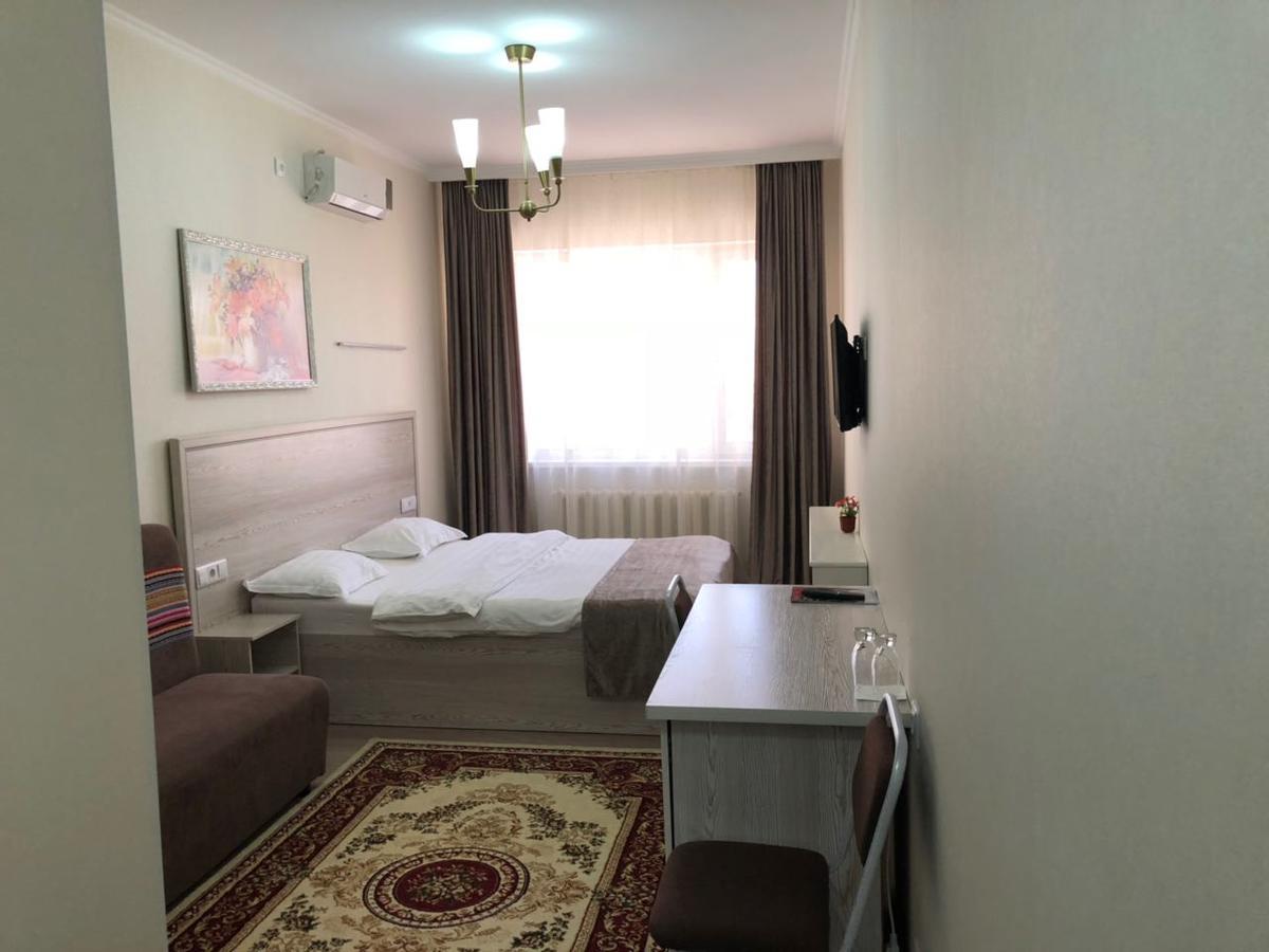 Union Plaza Hotel Astana Luaran gambar