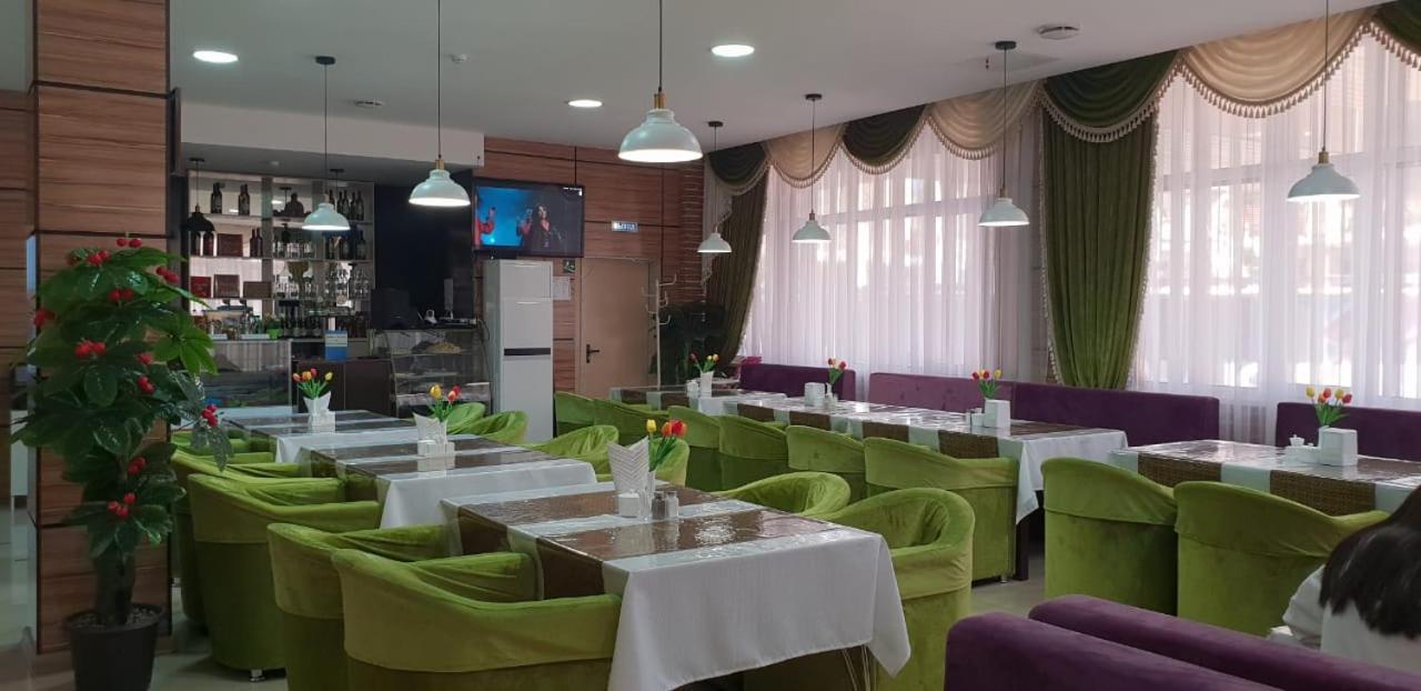 Union Plaza Hotel Astana Luaran gambar