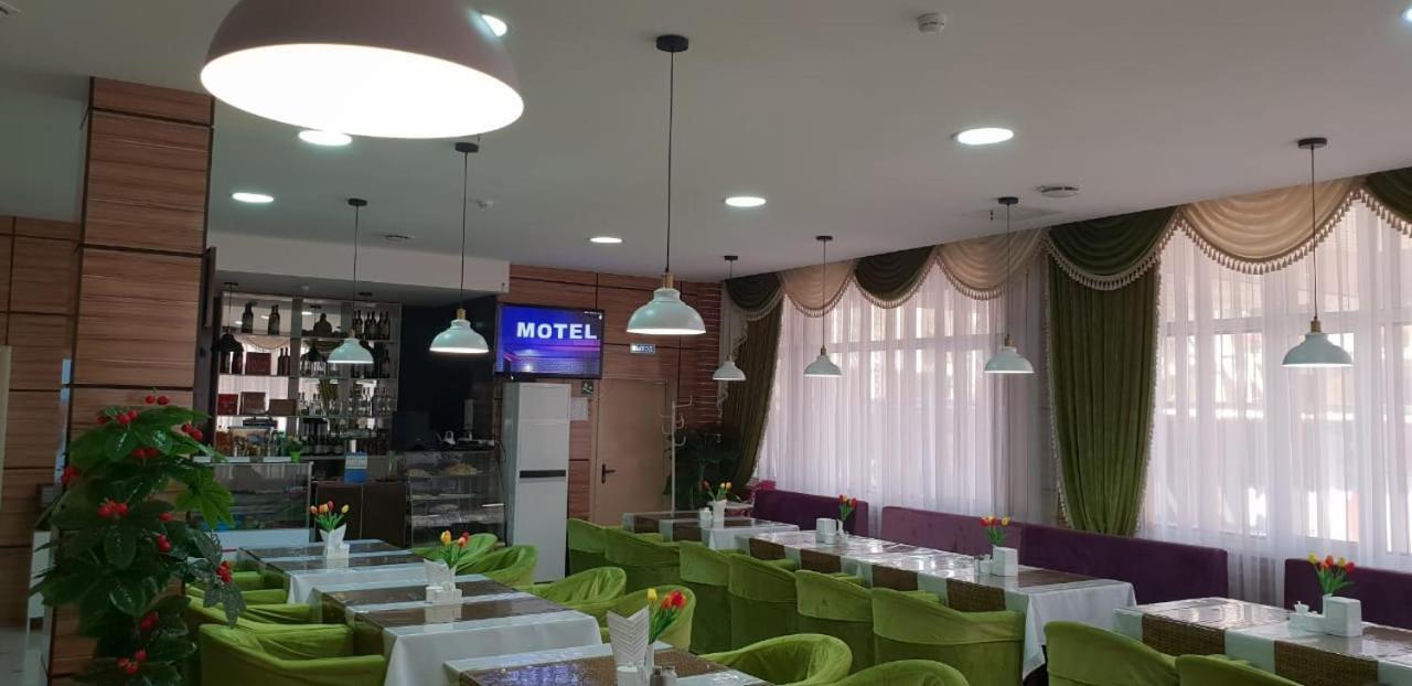Union Plaza Hotel Astana Luaran gambar