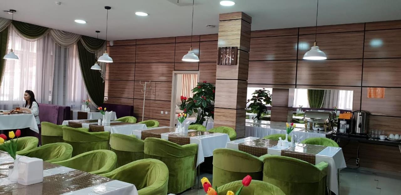 Union Plaza Hotel Astana Luaran gambar